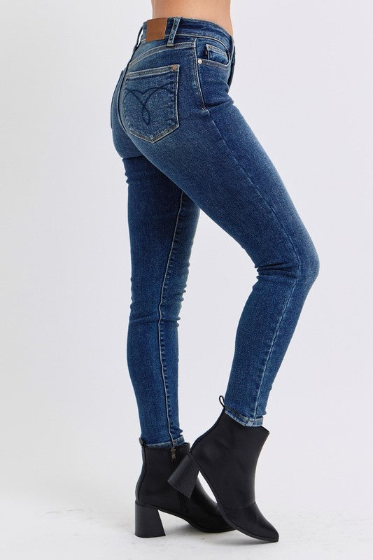 Judy Blue Full Size Run Mid-Rise Waist Skinny Jeans with Thermal Lining - Little Miss Vanilla