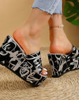 Round Toe Wedge Printed Slippers