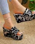 Round Toe Wedge Printed Slippers